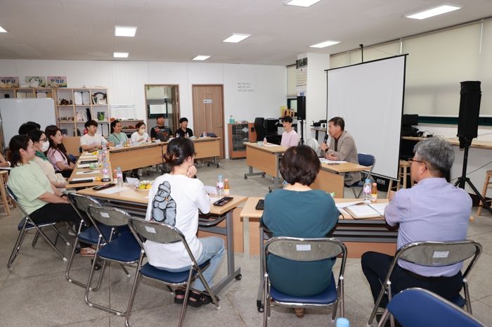 전춘성 진안군수, 청년협의체와 간담회