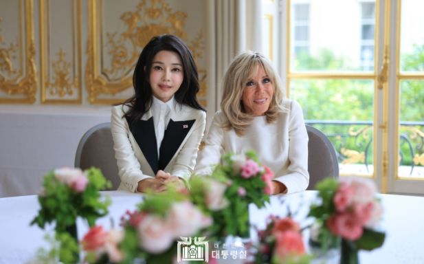 김건희 여사, 브리지트 마크롱 여사와의 친교 오찬