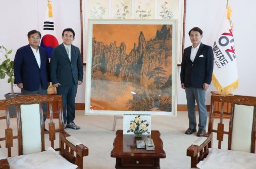 춘당 민태홍 화백, 강원특별자치도에 특별한 작품 기증