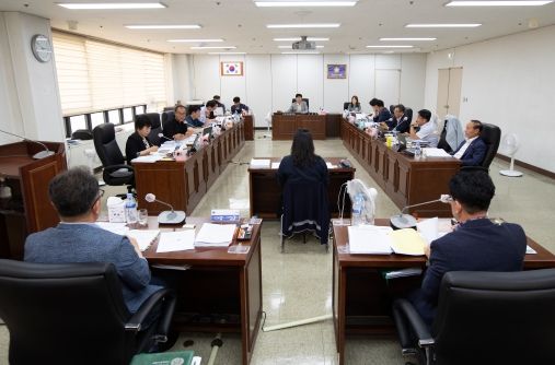 군산시의회 경제건설위원회, 제256회 1차 정례회 중 간담회 중 이모저모