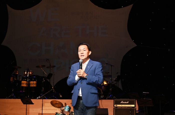 이재준 수원시장이 인사말을 하고 있다.