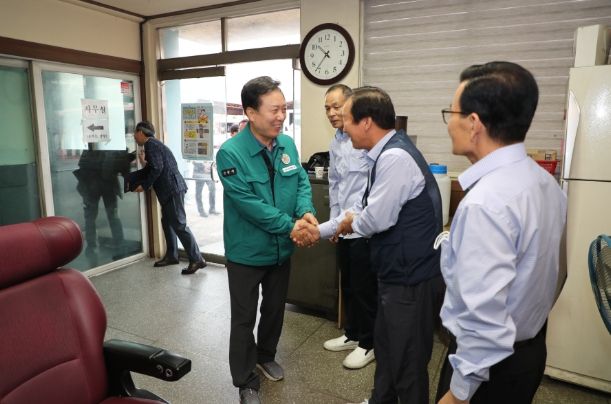 민선 8기 1주년 권기창 시장, 첫 행선지는 새벽빛 밝히는 노동자 곁