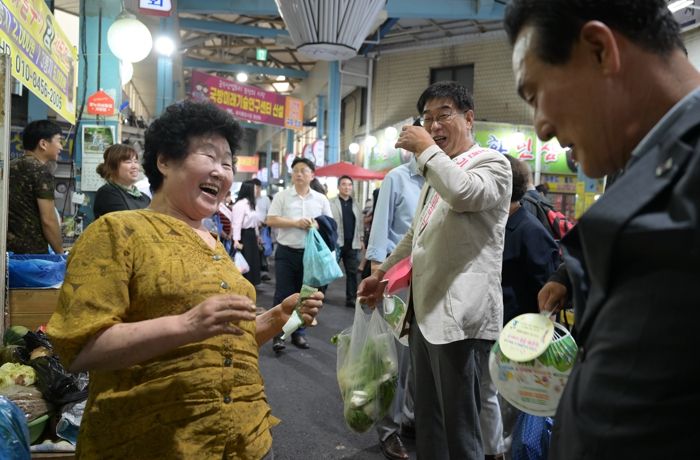6월 전통시장 장 보는 날 행사 중
