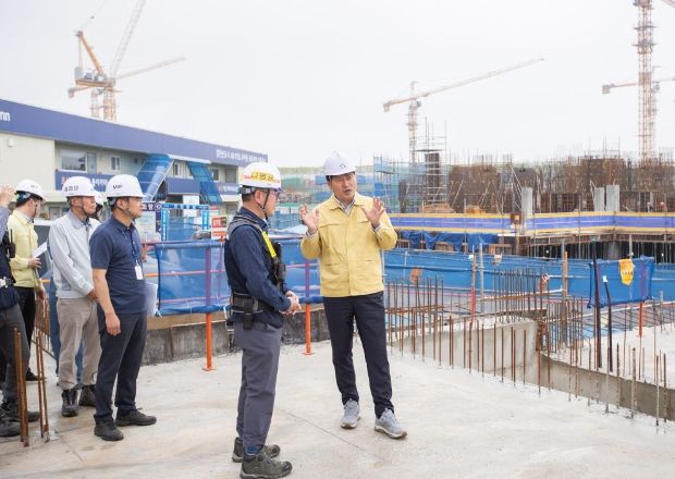 취약지역․시설 24곳 현장 점검하는 강범석 구청장
