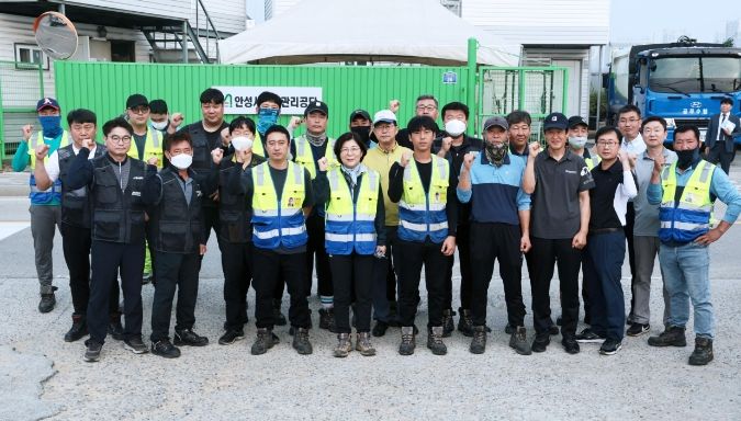 김보라 안성시장, 새벽 도심 청소