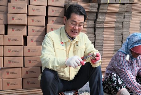 “군민과 함께 새롭게! 더높게! 미래 100년 지속 가능 부안 대도약 최선”