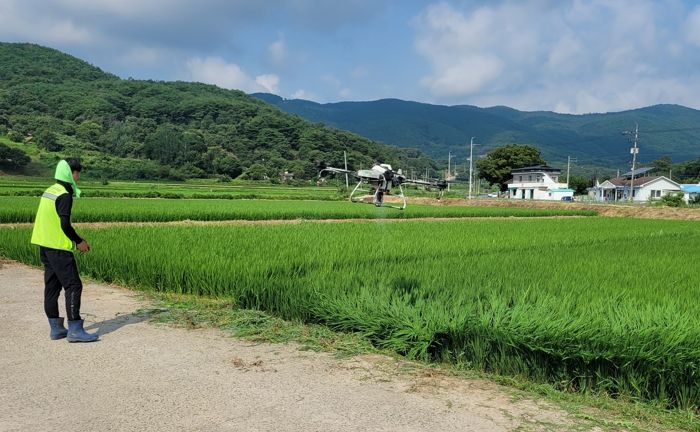 하동군, 벼 병해충 공동방제 확대 지원