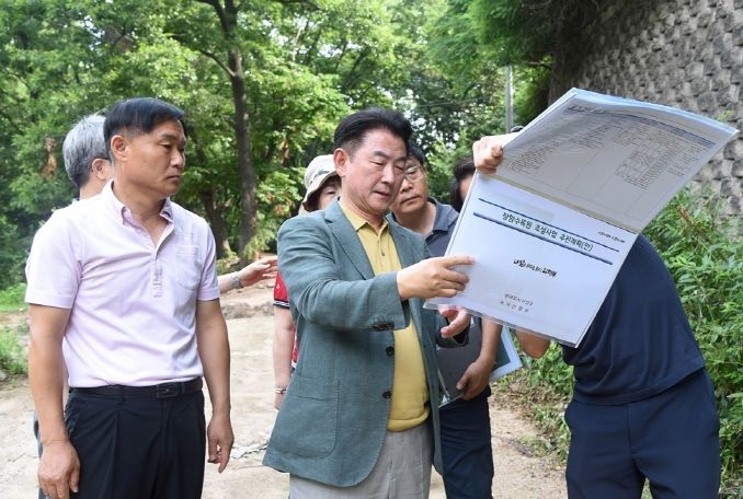 김동근 의정부시장, 장암수목원 조성 현장 점검