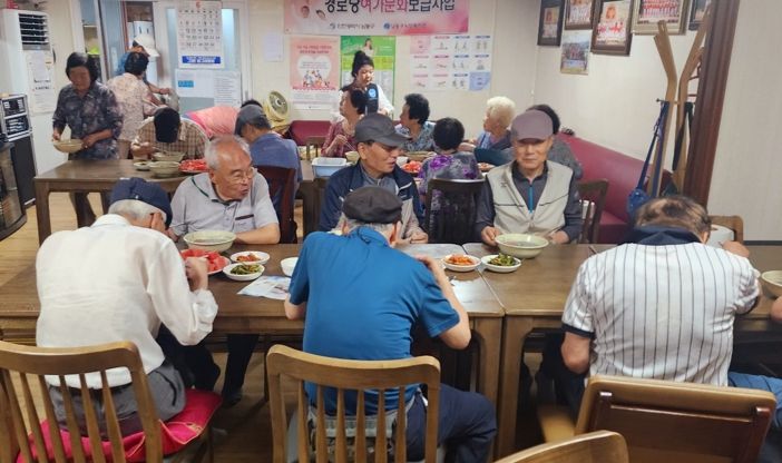 구월3동 자유총연맹, 성마을경로당에 여름맞이 콩국수 대접