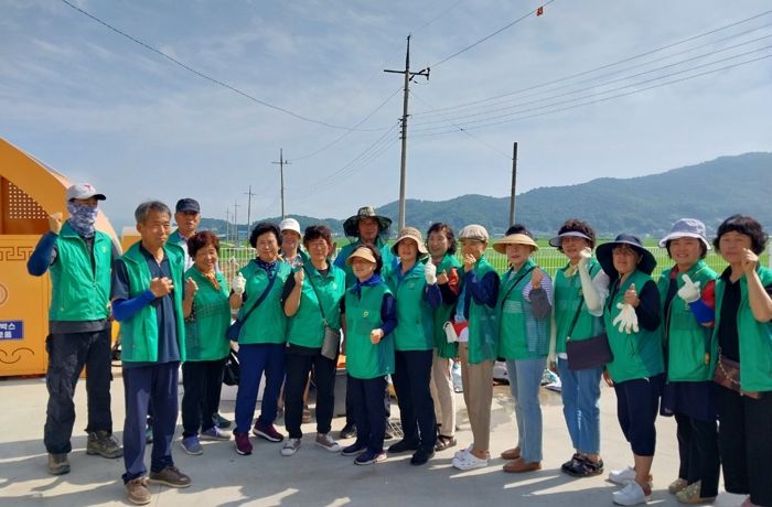 강화군 내가면 새마을지도자 및 부녀회, 영농폐비닐 수거