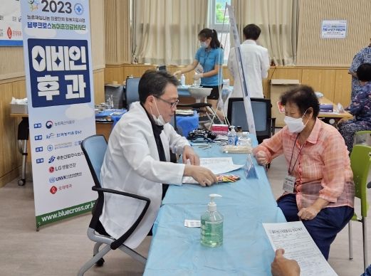 블루크로스의 의료봉사단 의료봉사 활동 장면