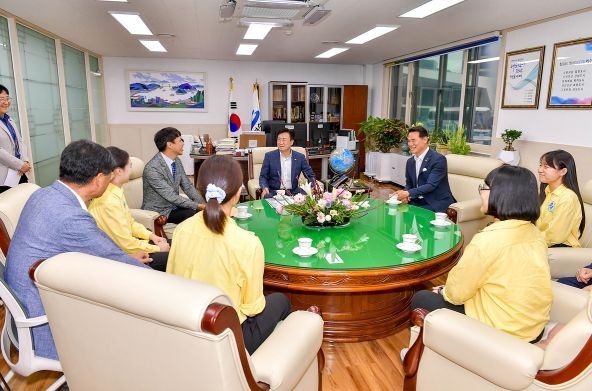 ‘2023 한국여자 바둑리그’에 참가하는 여수세계섬박람회팀이 지난달 30일 결단식을 갖고 선전을 다짐했다.