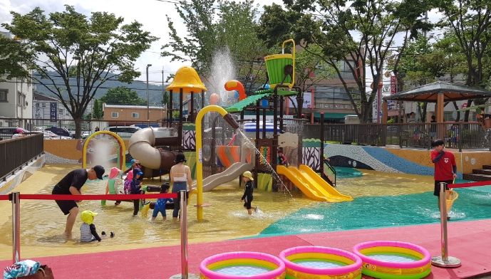 어린이공원 물놀이장 모습
