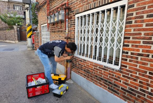 개폐식 방범창 설치 모습