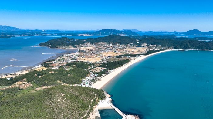 청정 해변 ‘신지 명사십리 해수욕장’ 7월 8일 개장