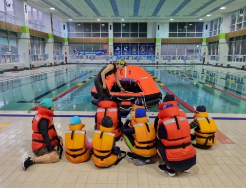 인천청소년수련관, 가족과 함께하는 생존수영 운영