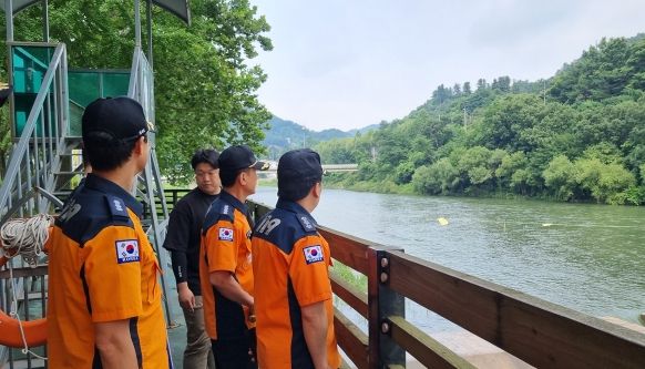시민수상구조대 방문한 조선호 본부장