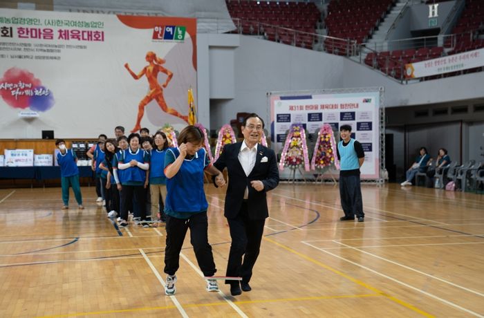 ‘제31회 천안시 농업경영인 한마음체육대회’가 지난 8일 남서울대학교 성암문화체육관에서 진행되고 있다.