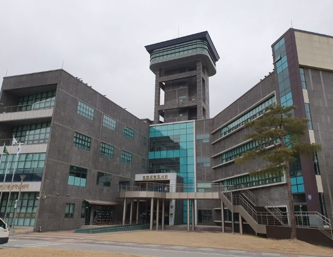 군립도서관 전경