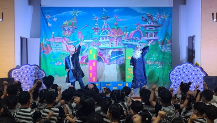 처인구보건소가 지난 6~7일 이틀간 어린이들의 올바른 식습관 형성을 돕기 위해 체험형 건강놀이 인형극 ‘튼튼탐험대’를 상연했다