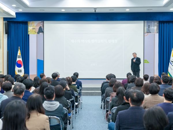 유홍준 교수“제주 고유의 것에 스토리 입혀야”
