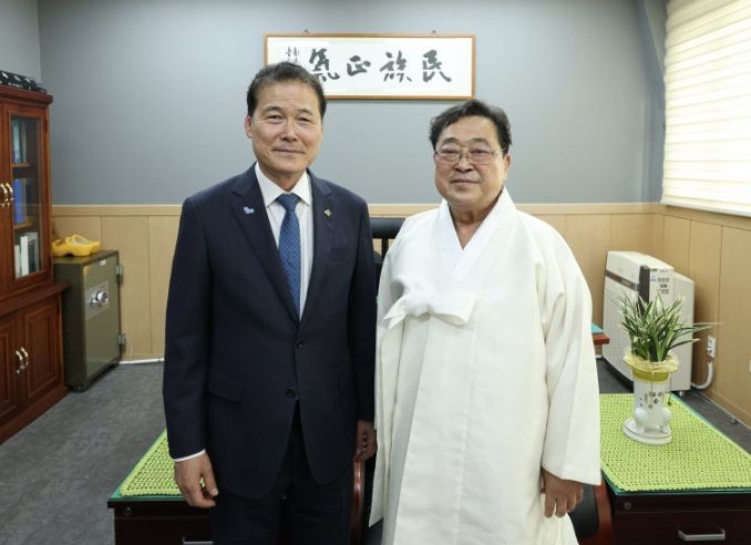 김영호 통일부장관, 한국민족종교협의회 김령하 회장 예방