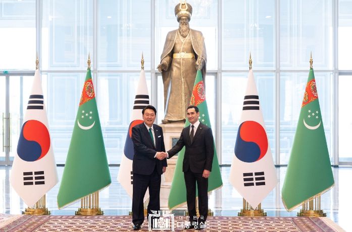 6월 10일 윤석열 대통령은 투르크메니스탄 국빈 방문 공식 환영식에 참석했다.